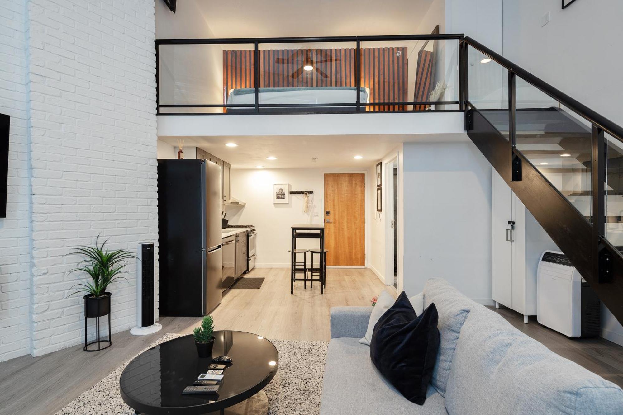 Loft In Entertainment District With Free Underground Parking Apartment Vancouver Exterior photo