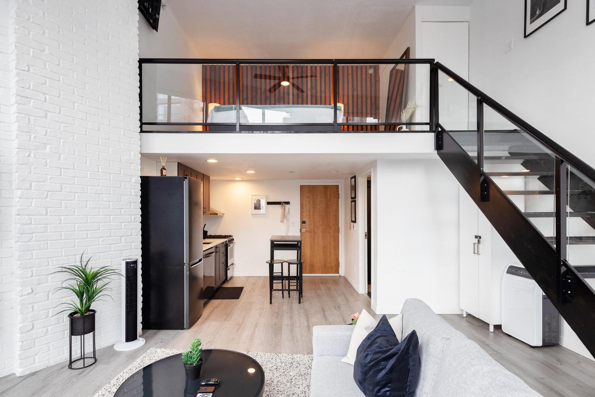 Loft In Entertainment District With Free Underground Parking Apartment Vancouver Exterior photo